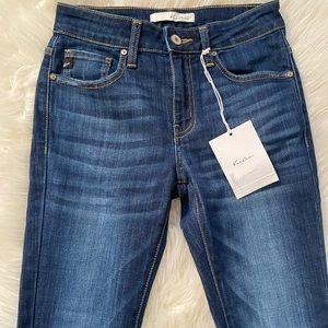 NWT KanCan Ashlyn Mid Rise Super Skinny Jeans W 3/25